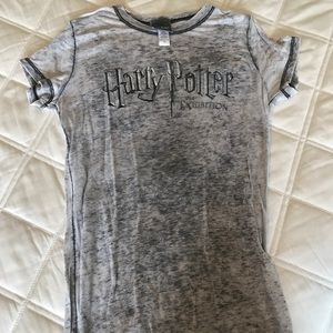 Where are my Harry Potter lovers at?! Cute T